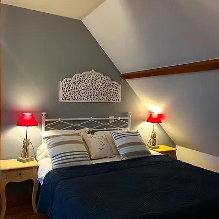 Les Transats Et Face A La Guest house *