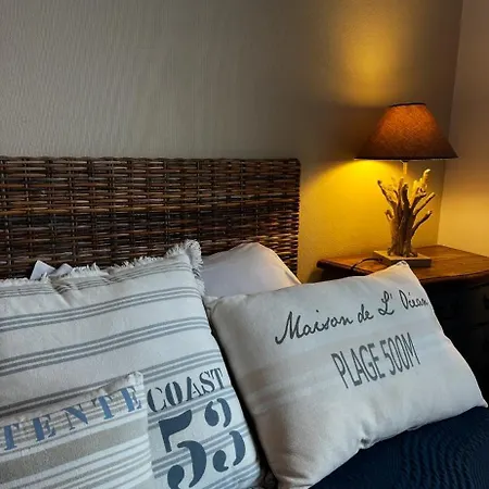 Les Transats Et Face A La Gasthof Barfleur