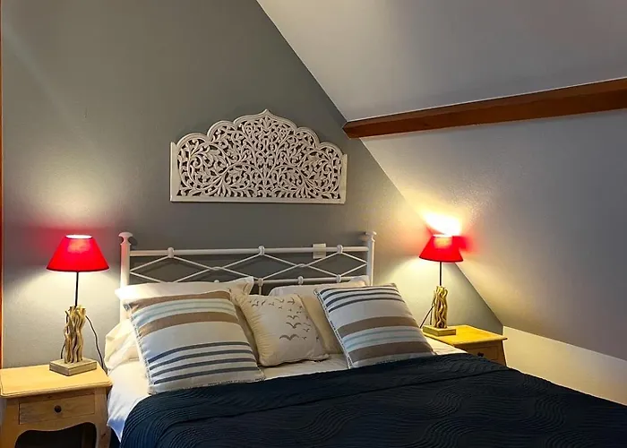 Les Transats Et Face A La Guest house 3*