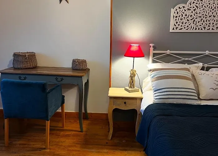 Les Transats Et Face A La Guest house