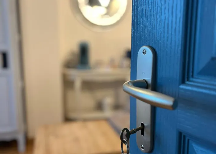 Les Transats Et Face A La Guest house 3*