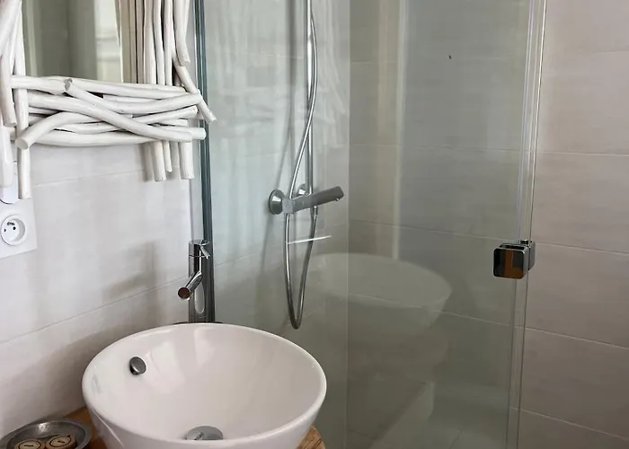 Les Transats Et Face A La Guest house