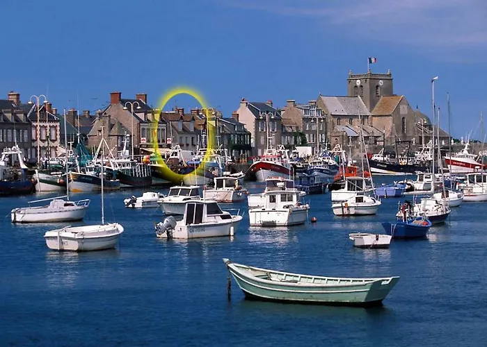 Les Transats Et Face A La Guest house 3*